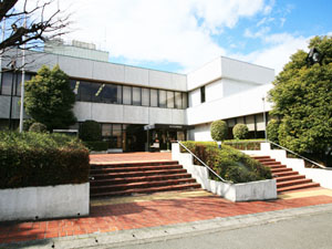 横浜市山内図書館の外観