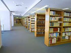 港区立高輪図書館の図書館入口