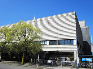 神奈川県立川崎図書館の外観