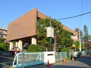 杉並区立永福図書館の外観