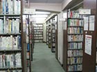 新宿区立中央図書館の正面