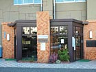 新宿区立戸山図書館の入口