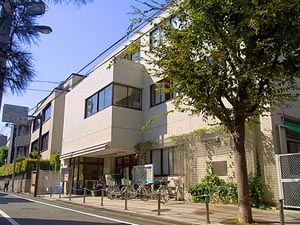 新宿区立中町図書館の外観