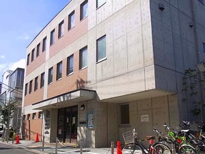 渋谷区立西原図書館の外観