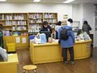 葛飾区立青戸地区図書館の表札