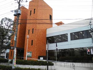 江戸川区立葛西図書館の外観