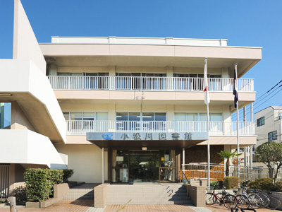 江戸川区立小松川図書館の外観