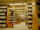 青森県立図書館のロビー