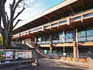 埼玉県立浦和図書館の外観