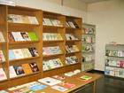 石川県立図書館の入口