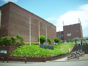 兵庫県立図書館の外観