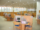 岡山県立図書館の館内の様子