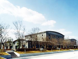 香川県立図書館の外観