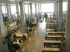 大分県立図書館のエントランスホール
