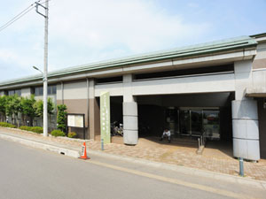 さいたま市立七里図書館の外観