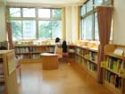 静岡市立中央図書館美和分館の館内の様子