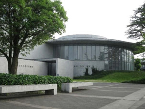 新潟市立豊栄図書館の外観