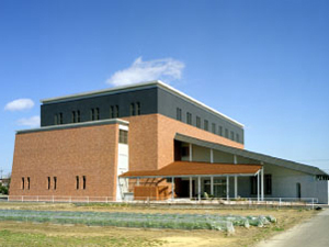 新潟市立西川図書館の外観