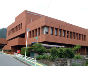 広島市立安佐北区図書館の外観