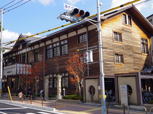 吹田市立千里山・佐井寺図書館の外観