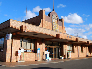 いなべ市大安図書館の外観