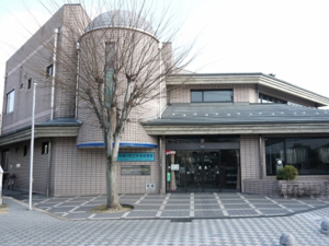 木津川市立中央図書館の外観