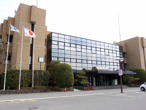 木津川市立加茂図書館の外観