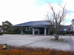 木津川市立山城図書館の外観