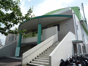 八幡市立男山市民図書館の外観