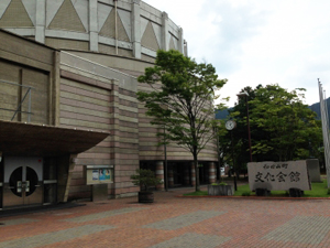 朝来市和田山図書館の外観