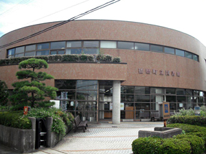 播磨町立図書館の外観