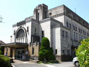 加古川市立加古川図書館の外観