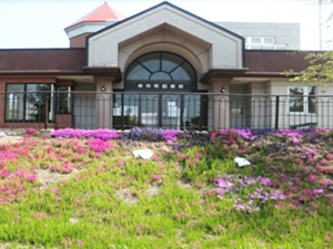 余市町図書館の外観