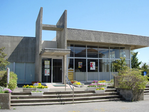 館山市図書館の外観