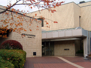 浦安市立中央図書館の外観