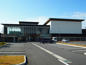 田辺市立図書館の外観