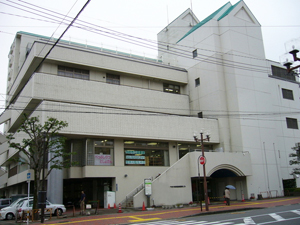 別府市立図書館の外観