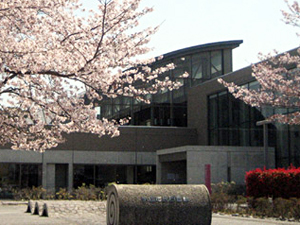 宇佐市民図書館の外観