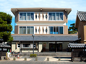 臼杵市立臼杵図書館の外観