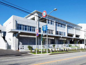 富山市立細入図書館の外観