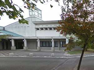 周南市立鹿野図書館の外観