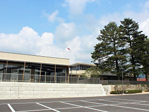 山口市立阿東図書館の外観