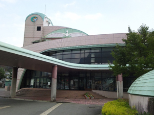 郡上市図書館の外観