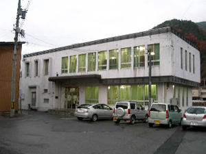 飛騨市神岡図書館の外観