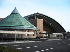 瑞穂市図書館の外観