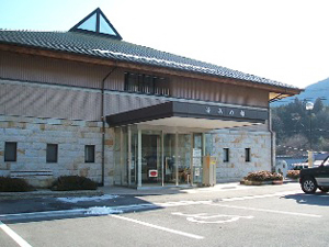 中津川市立蛭川済美図書館の外観