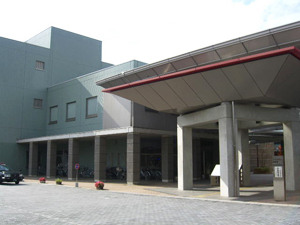 関市立図書館