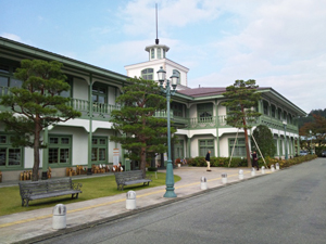 高山市図書館「煥章館」の外観