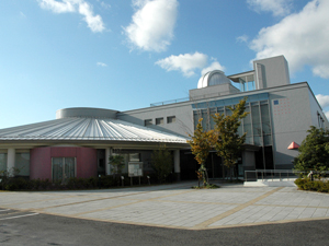倉敷市立真備図書館の外観