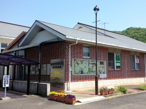 岡山市立御津図書館の外観